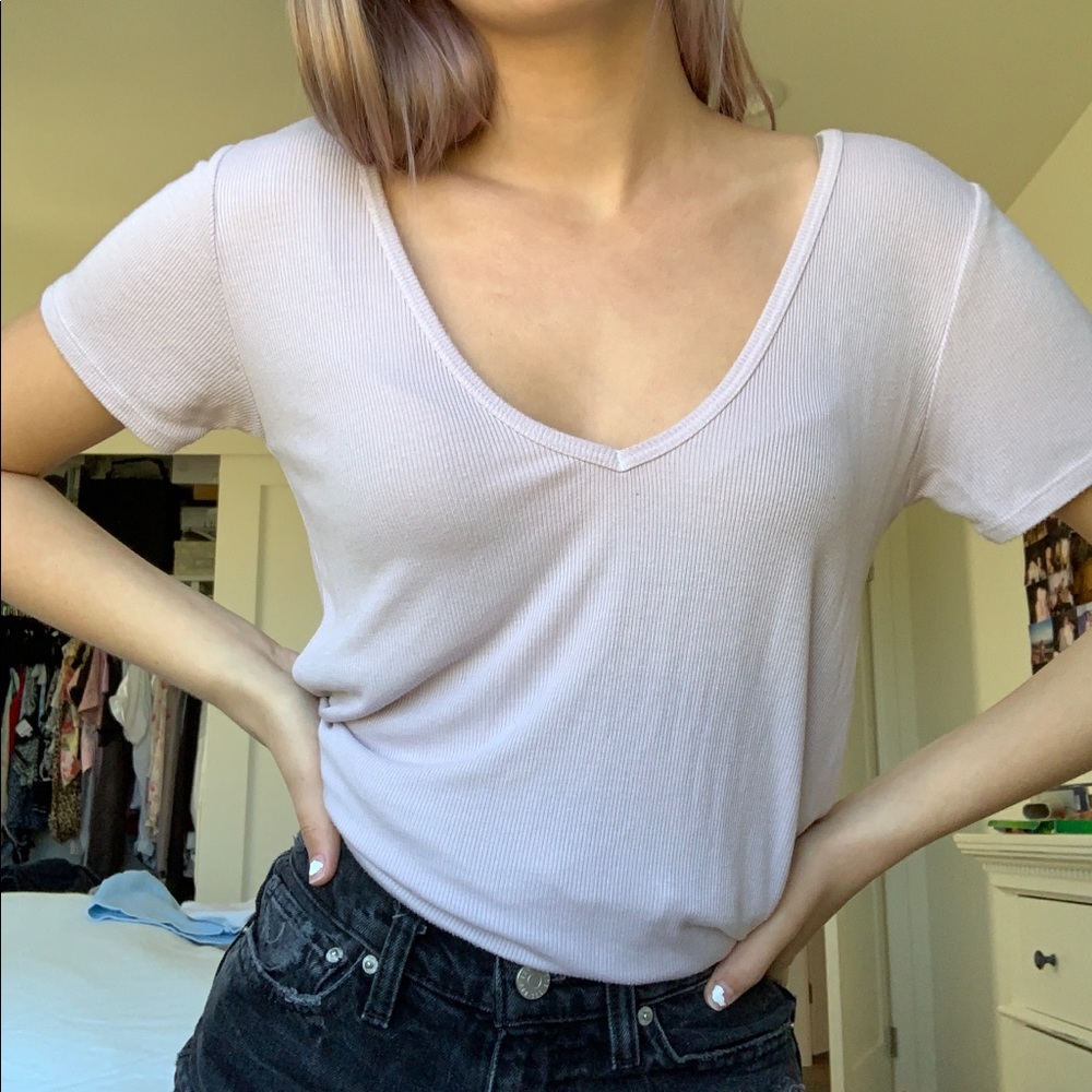 UO Lilac V Neck Top